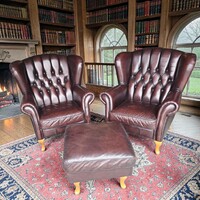 Chesterfield mélybordó,burgundi füles fotelek lábtartóval B344