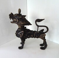 Nepáli templomőrző oroszlán (Singha) bronz szobra,