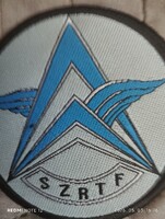 Kitűző S Z R T F