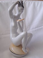 Ritka festésű, pajzspecsétes Zsolnay Török János art deco fésülködő női akt porcelán figura
