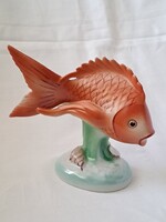 Szép festésű Drasche (Kőbányai Porcelángyár) hal kagylókkal porcelán figura