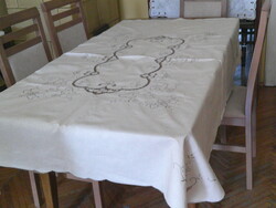 Pezsgő színű nagyobb méretű madeira asztalterítő ( 136 cm x 176 cm )