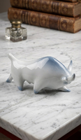 Elegáns Vintage Bika Figura – Otthona Ékszere
