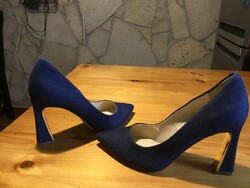 New high-heeled shoes (size 38.5), made of denim, with cool heels, from the USA.