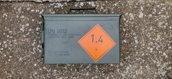 5.56-os, fém, csatos, lőszeres, katonai üres láda.  Akár utánvéttel is !  FOXPOST-ba is !