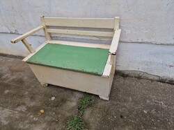 Retro szennyes pad régi szennyes láda retro bútor népi bútorok falusi régiség tárolos pad
