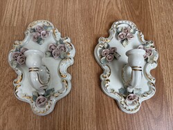 Álomszép barokk porcelán fali gyertyatartó pár rátett rózsákkal elegáns darab.