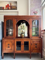 Elegáns, karakteres vintage tálalószekrény / vitrines kredenc