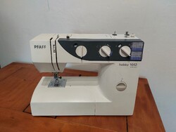 PFAFF Hobby 1042 Sewing Machine