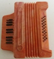 1970'S retro műanyag figurális PAPÍRBOLTOS plasztik ceruza hegyező PINK TANGÓHARMÓNIKA