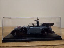 Mercédes modellautó / Hitlerrel /