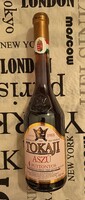 1988-as, 4 puttonyos Tokaji aszú eladó Budapesten, tolcsvai pincészet. Gyűjteménybe vagy ajándékba