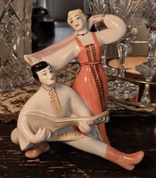 Szovjet (Ukrán) táncoló pár porcelán figura