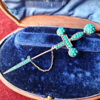 Late Victorian Scottish Claymore double-edged sword brooch set with natural turquoise