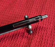 Rotring golyóstoll. Betét nem fog.