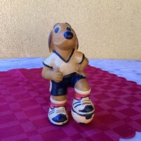 Német focista sípoló gumi kutya figura.