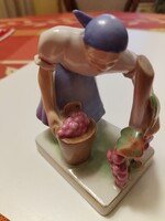 Ritkán előforduló Zsolnay figura