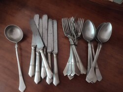 Vegyes retro evőeszköz csomag – részben egységes készlettel, 30+ db