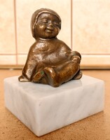 Borsos Miklós: Mosolygó kislány! bronz!