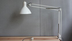 Industrial Design Luxo L-1 csuklós asztali lámpa
