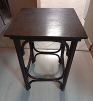 Thonet kis asztalka