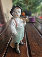 Zsolnay vízhordó porcelán figura