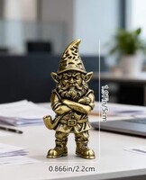 Tömör öntött réz törpe, keresztbe tett karokkal figura