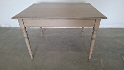 Turned-leg table