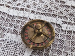 Miniatűr sárgafém rulettkerék makett: különleges vintage kaszinó és babaház kiegészítő   41