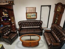 Extra Rare Condition Chesterfield Sofa in GORGEOUS Antique-Tanned Brown Leather, Patina Finish