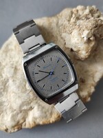 Szovjet szép Rakéta  ritka Quartz karóra