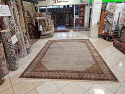 Handmade Wool Persian Rug 250x345 cm BFZ701