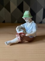Drasche Kőbányai olvasó fiú porcelán figura, Balogh Béla