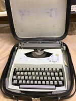 Mechanikus táskaírógép, retro,model 231.2 Made in Czechoslovakia