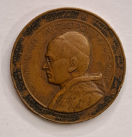 1925. Berán Lajos (1883-1943) XI. Pius pápa bronz emlékérem 45 mmérem  (70)