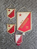 Vintage FK Vojvodina focicsapat zászló gyűjtemény 4 db Retro szerb foci relikvia