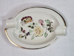 Zsolnay aranyozott virág és pillangó mintás porcelán hamutál szép állapotban 12 cm. hosszú