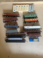 TT 12 db teher és személyvagon +8 db felépitmény   1 db sinautó- /BACHMANN/