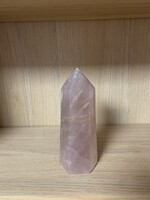* Extra nagy Brazíliai Levendula Rózsakvarc obeliszk / torony – 1415 g (Ritkaság!)
