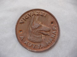 Régi öntöttvas tábla harapós kutya figyelmeztető tábla vigyázz a kutya harap öntöttvas kapu tábla