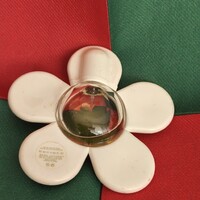 Marc Jacobs Daisy Eau de Toilette Purse Spray (20 ml)   4.D