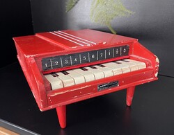 Retro, piros, három lábú Baby piano fa zongora 1960’