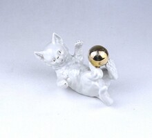 2A607 Régi német porcelán macska arany labdával játszó cica figura