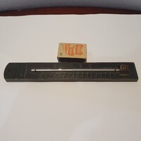 Antique English thermometer with comfort level indicators, very good condition, working