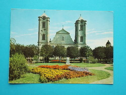 Képeslap (64) - Gyöngyös - Főtér a Szent Bertalan-templommal 1970-es évek - (Foto: Bakonyi Béla)