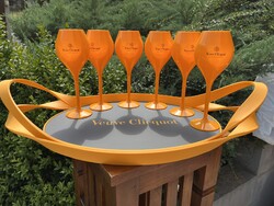 CHAMPAGNE CLUB - Veuve Clicquot Party Szett – 6 Eredeti Sárga Pezsgőspohár és Szervíztálca