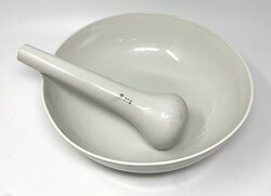 Régi nagyméretű gyógyszerész porcelán patikai mozsár törővel RZ