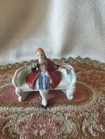 Mini foregin porcelán figura