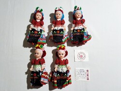 Retro zsűrizett Mezőkövesdi Matyó Zsuzsi kemény műanyag baba 18 cm darabra