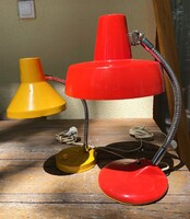 Régi piros és sárga Szarvasi asztali lámpák